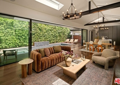 527 Norwich Drive - Photo 1