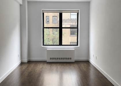  Broadway Avenue Studio - Photo 1