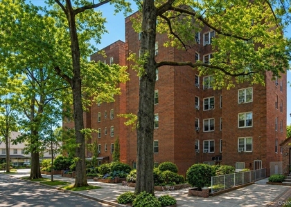 82-40 Austin Street - Photo 1