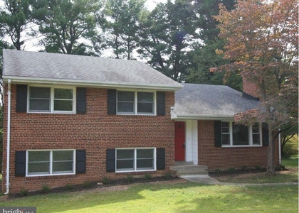 1103 Roberta Court - Photo 1