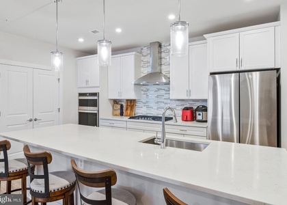 102 Saint Ives Place - Photo 1