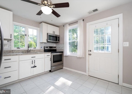 409 Maple Lane Nw - Photo 1