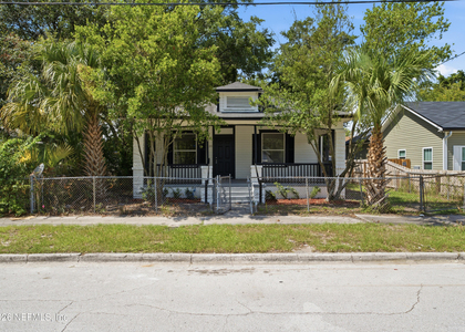 1123 E 14th Street - Photo 1