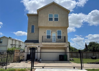 3112 Clay Street - Photo 1