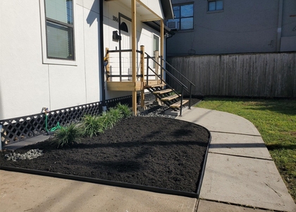 1904 Davis Street - Photo 1