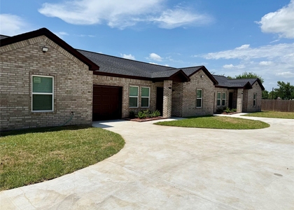 9508 Quaker Court - Photo 1