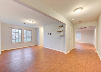503 W Linney Street - Photo 1