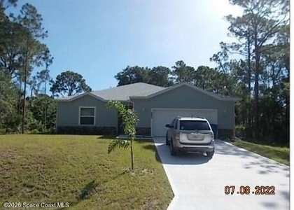 849 Ne Chello Avenue Ne - Photo 1