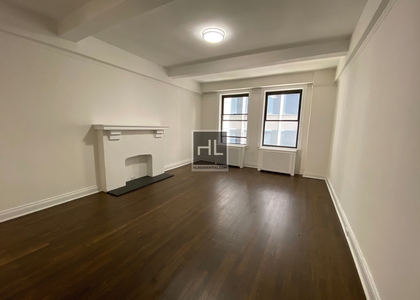 West 55 Street - Photo 1