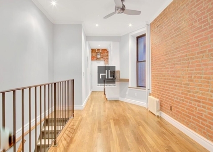 Avenue B - Photo 1