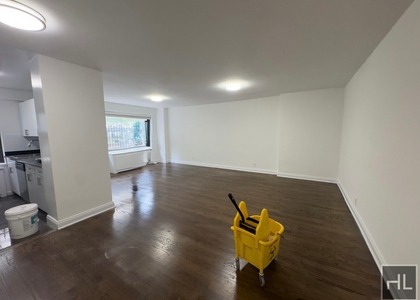 East 56 Street - Photo 1