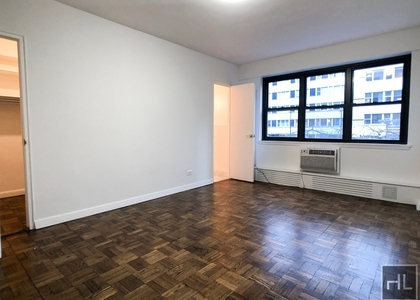 East 69 Street - Photo 1