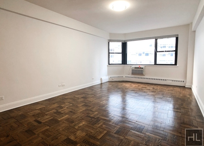 East 69 Street - Photo 1