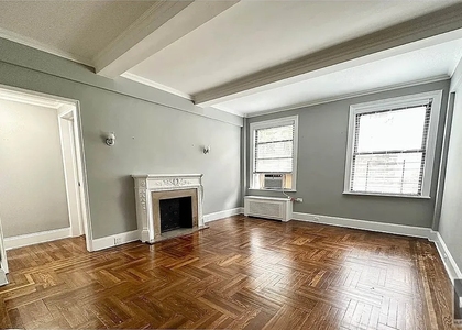 West 68 Street - Photo 1