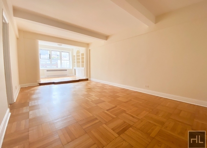East 56 Street - Photo 1