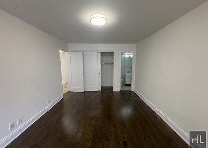 East 56 Street - Photo 1