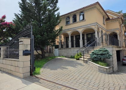 230 Corbin Place, Brooklyn, NY - Photo 1