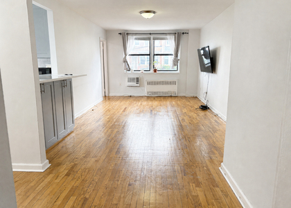 131-11 Kew Gardens Road, Richm - Photo 1