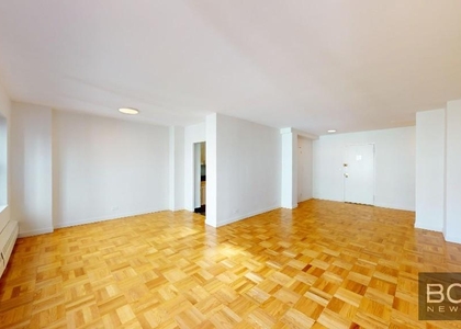 East 55th Street - Photo 1