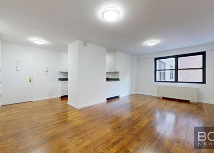 East 16th Street - Photo 1