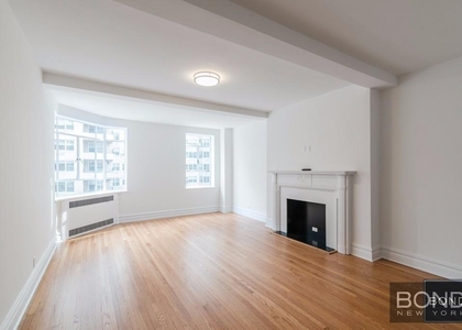 Fifth Avenue - Photo 1