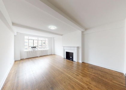 Fifth Avenue - Photo 1