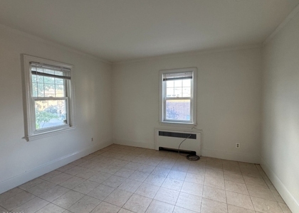 28 Knopf St - Photo 1