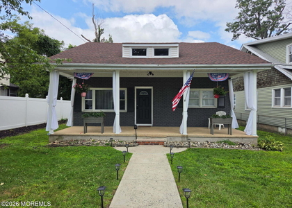 37 Beacon Boulevard - Photo 1