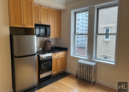 West 13 Street - Photo 1