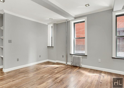 2 Avenue - Photo 1