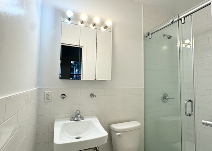 West 11 Street - Photo 1