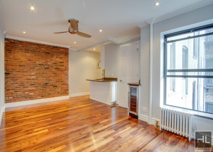 Lexington Avenue - Photo 1