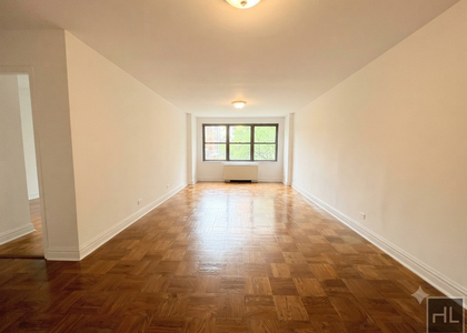 5 Avenue - Photo 1
