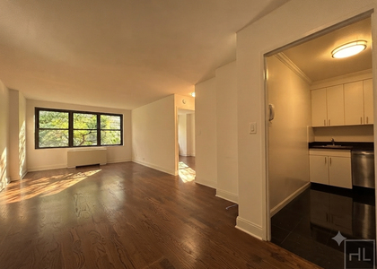 5 Avenue - Photo 1
