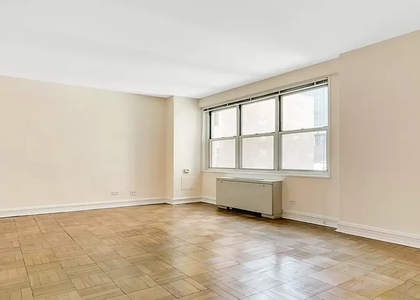 Eighth Avenue - Photo 1