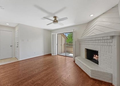 7640 W Greenway Boulevard - Photo 1