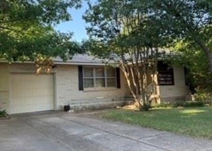 2615 Southwood Drive - Photo 1