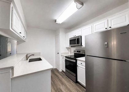 305 N Arizona Drive - Photo 1