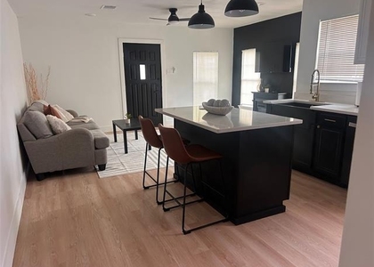 209 Kerby Street - Photo 1