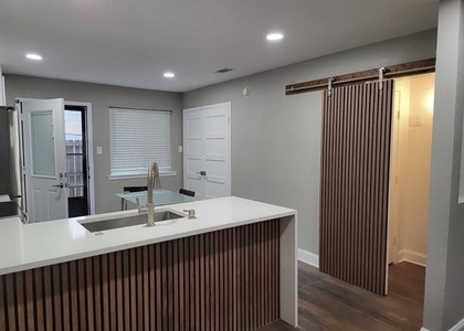 724 S Welch Street - Photo 1