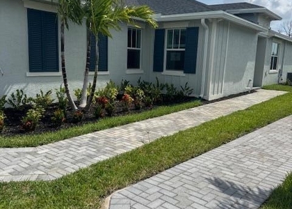 1545 Se Crosswood Way - Photo 1