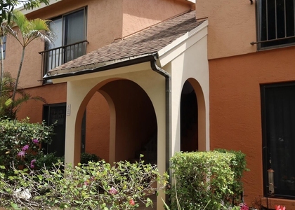 50 Se 12th Street - Photo 1
