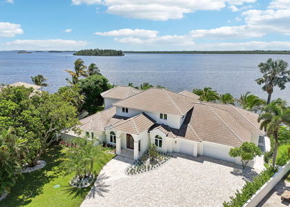 526 Point Lane - Photo 1