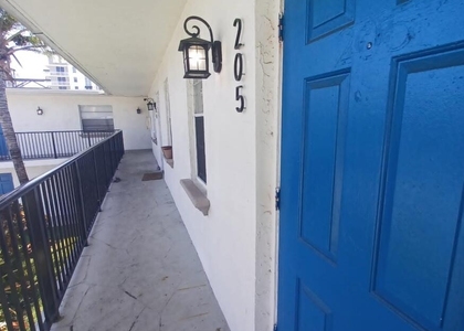 1015 Ne 17th Avenue - Photo 1