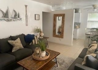 841 Ne 40th Street - Photo 1