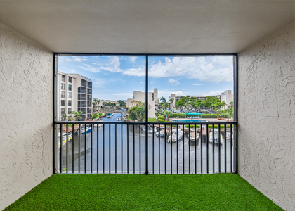 4 Royal Palm Way - Photo 1