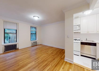 East 46th Street - Photo 1