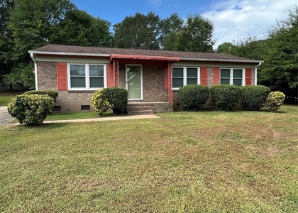 305 Briarwood Circle - Photo 1