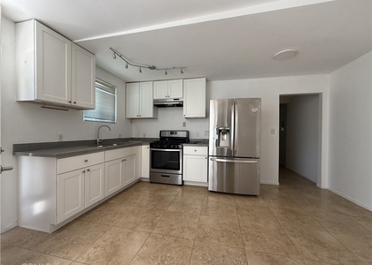 7320 Lindley - Photo 1