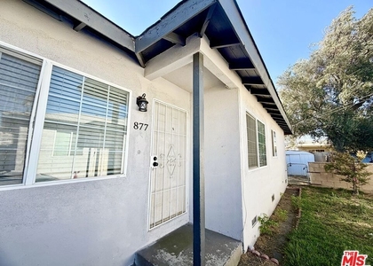 877 W Wilson Street - Photo 1